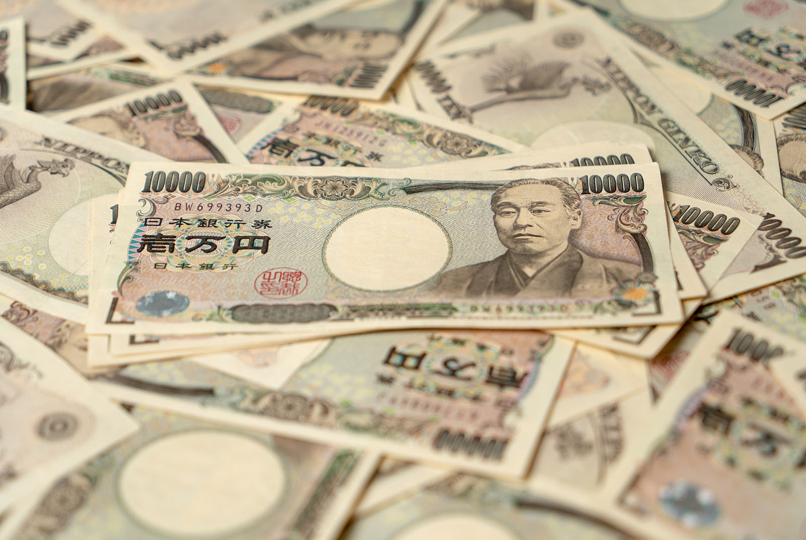 日圓即將跌穿152 長線可望測試200